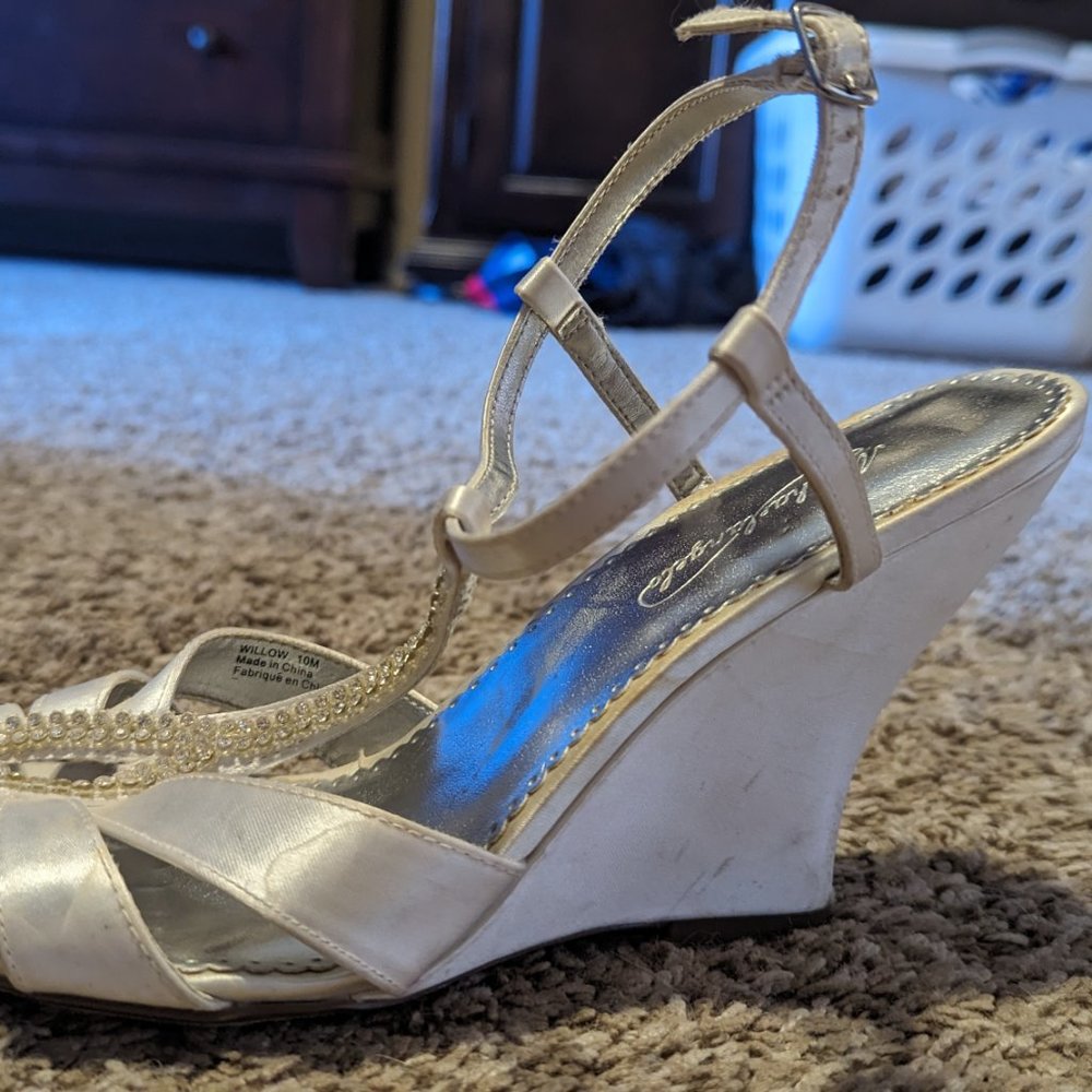 White Rhinestone 4" Wedge Bridal Wedding Shoe Willow Michaelangelo Size … - Picture 5 of 8